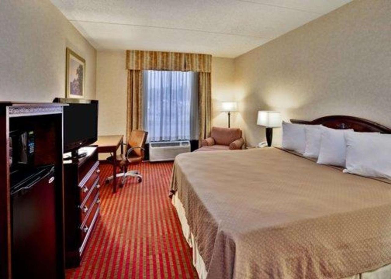 Quality Inn & Suites Somerset Exteriör bild